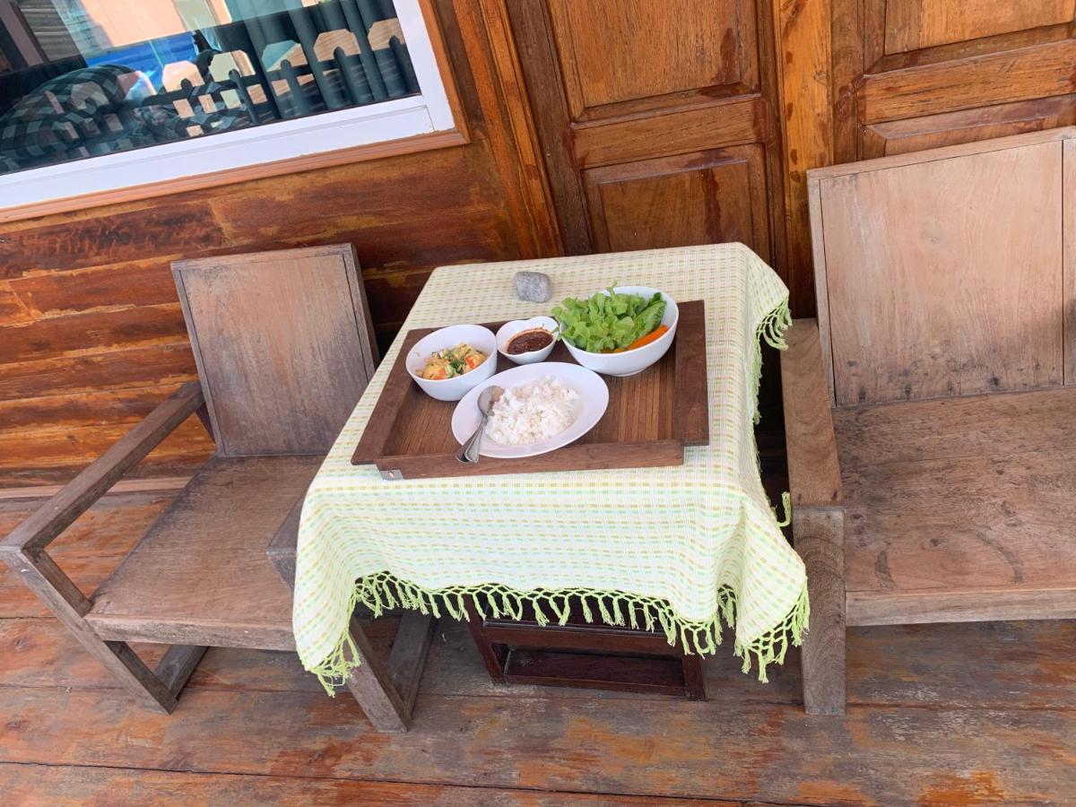 Une Jai Place เรือนอุ่นใจ Phimai Extérieur photo