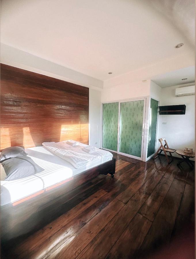 Une Jai Place เรือนอุ่นใจ Phimai Extérieur photo