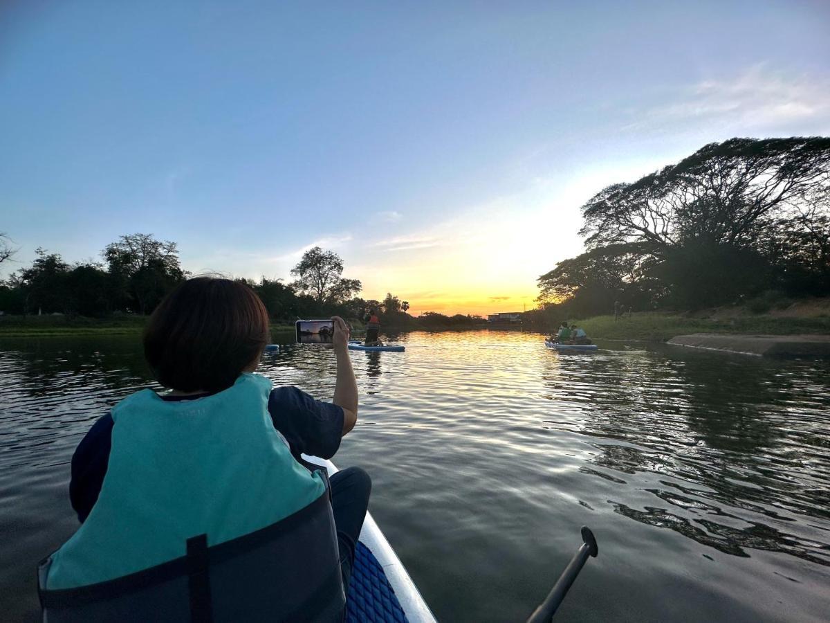 Une Jai Place เรือนอุ่นใจ Phimai Extérieur photo