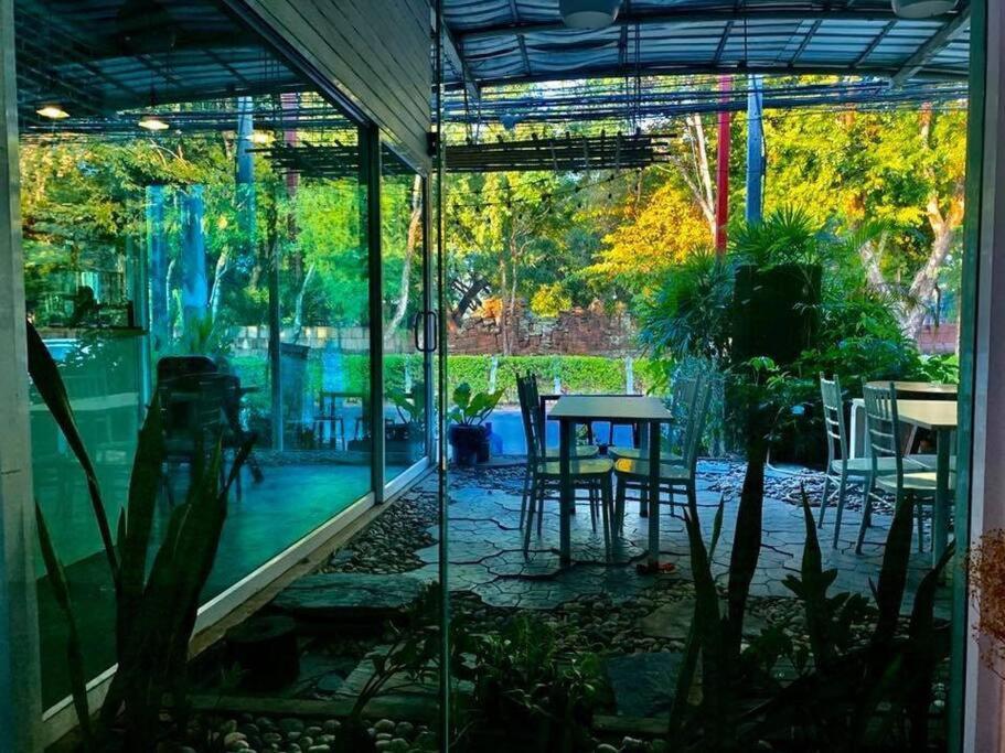 Une Jai Place เรือนอุ่นใจ Phimai Extérieur photo