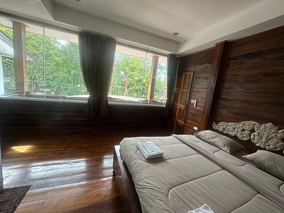 Une Jai Place เรือนอุ่นใจ Phimai Extérieur photo