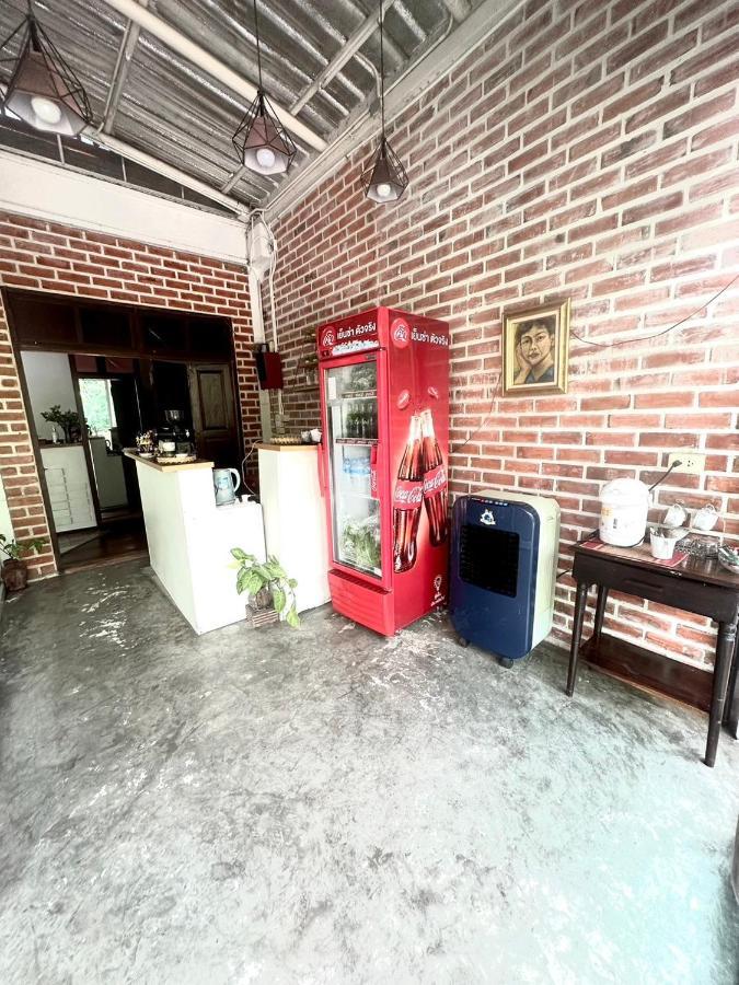 Une Jai Place เรือนอุ่นใจ Phimai Extérieur photo